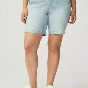 Torrid Weekend Mid-Rise Bermuda Short NWOT